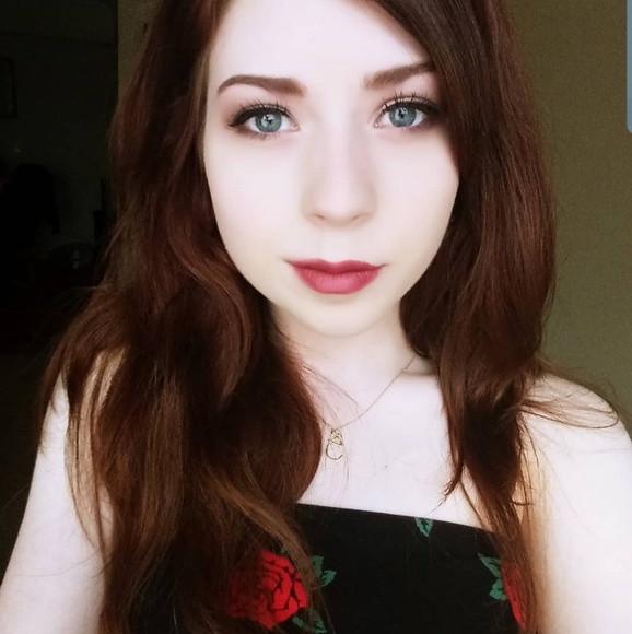 Meet your Posher, Elena - Picture 1 of 1